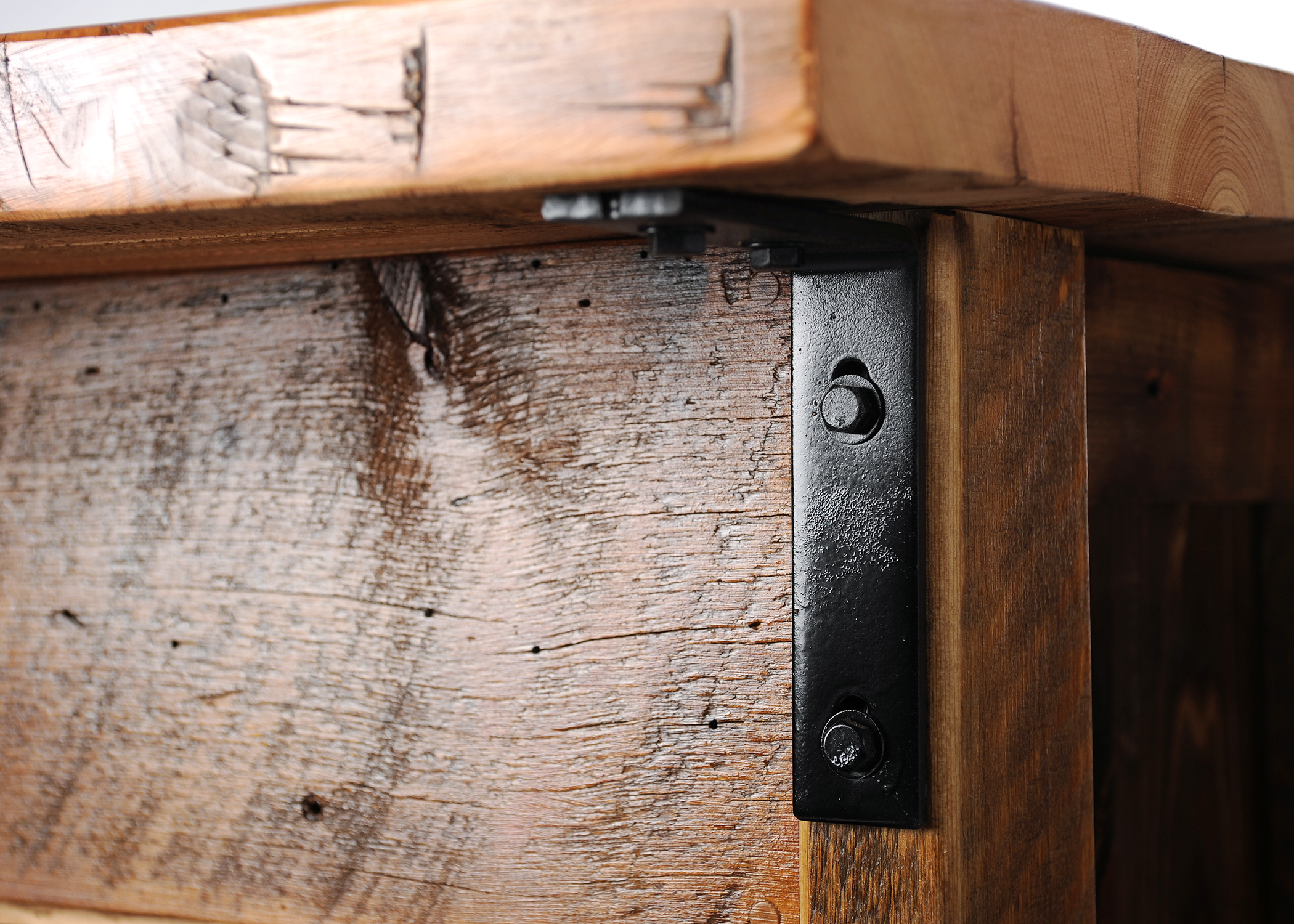 custom-island-kitchen-bw-3